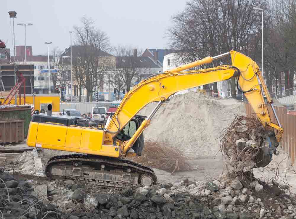 You are currently viewing Helpful Tips For Using An Excavator Safely