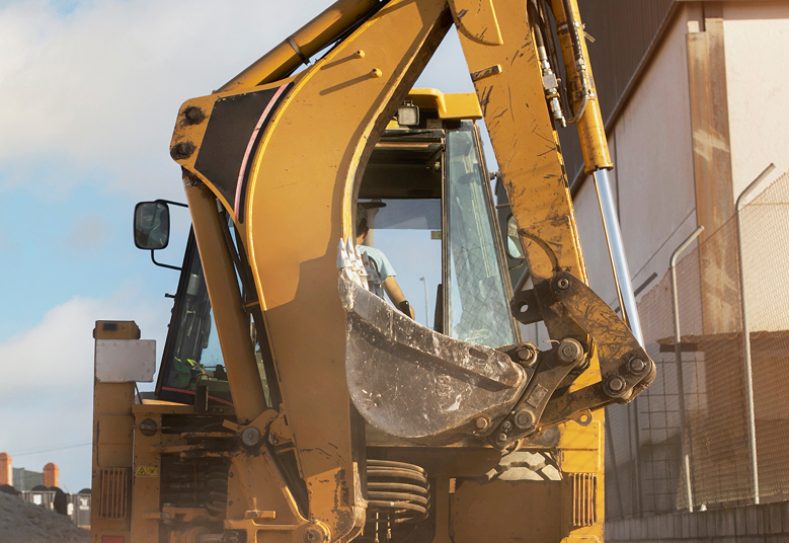 Heavy Excavator Digging Daylight — Hire Pro In Mudgeeraba, QLD